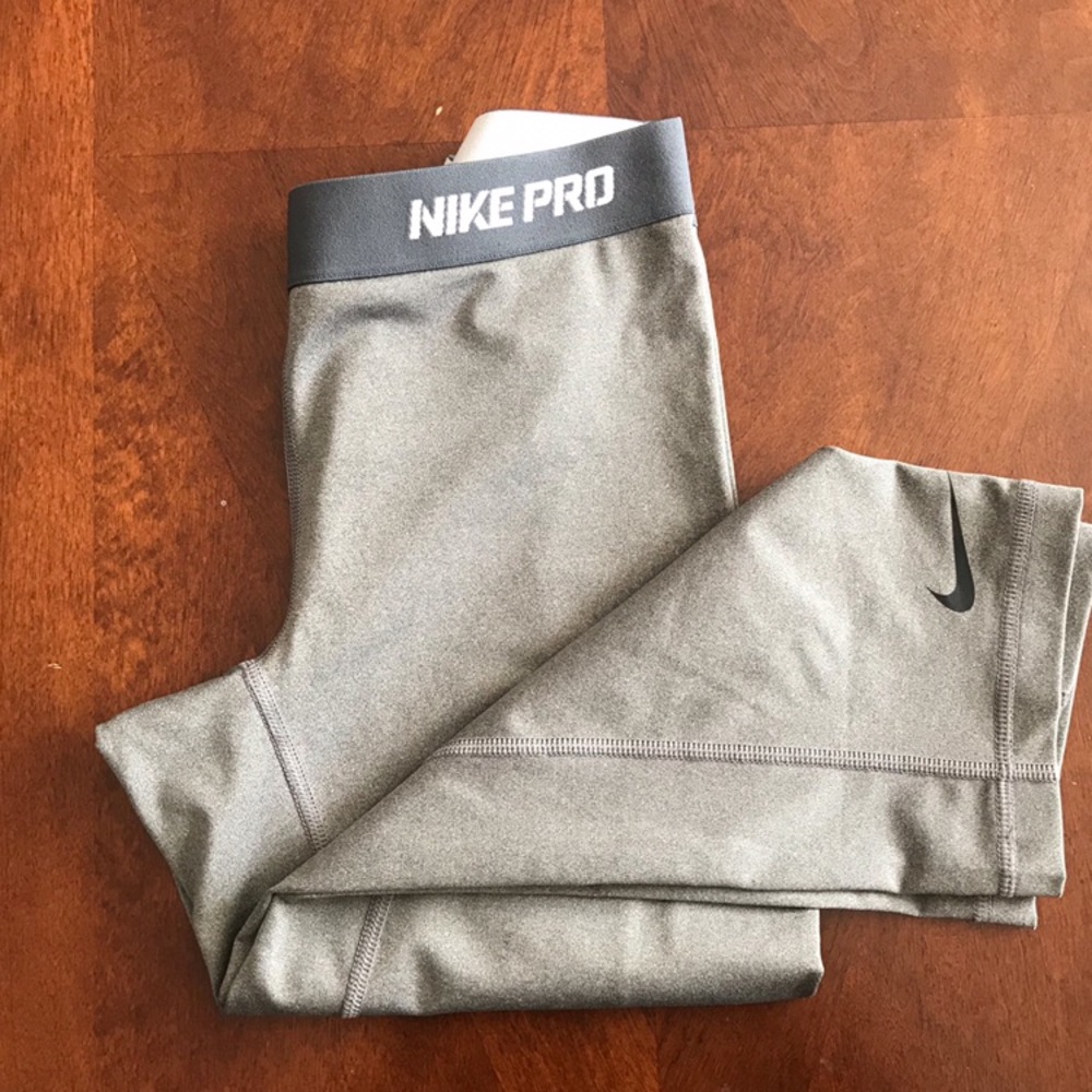 Nike Pro Capris